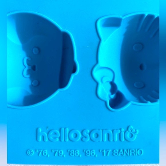 Sanrio Hello Kitty Silicone Mold - Picture 3 of 8